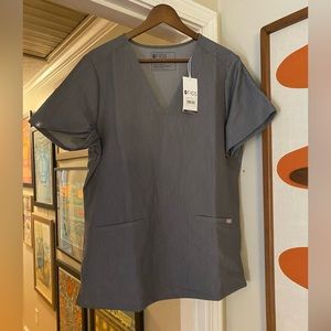 NWT Figs size large top